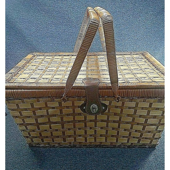 Unbranded Other - 4 Person Family Wicker Picnic Basket